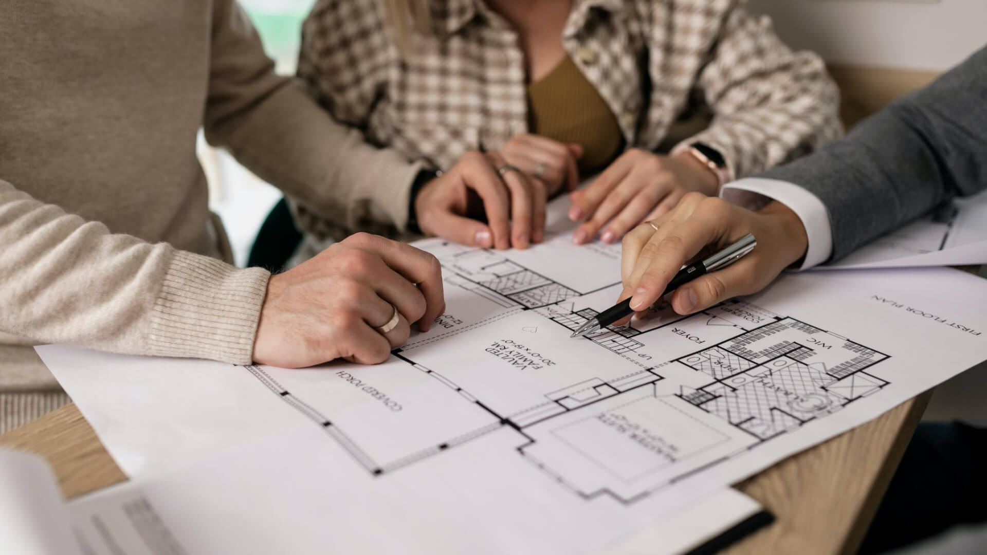 Ανακαινίσεις & Αποπερατώσεις 